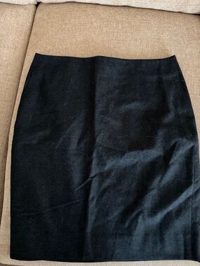 Akris  Wool Pencil Skirt (Dark grey)